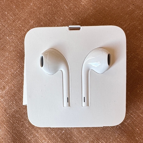 Apple Other - White Wired Earbuds